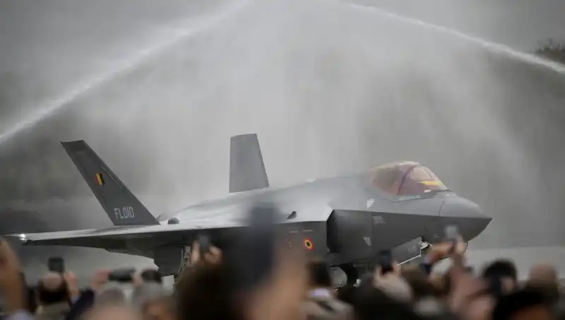 Belçika'da F-35 Krizi: Uçak Var Hava Sahası Yok!