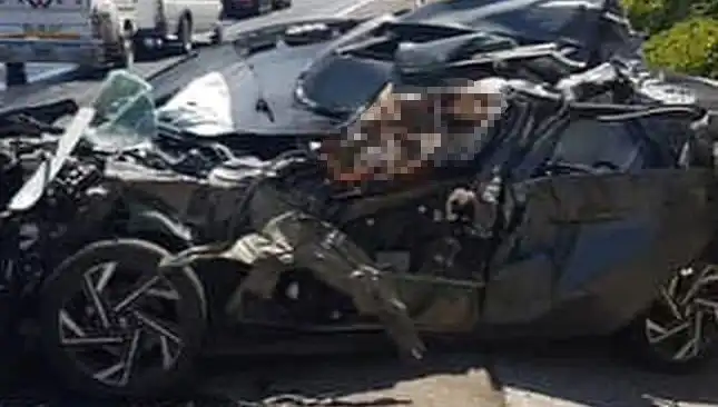 Şanlıurfa'da Otomobil Tankere Çarptı: Faciadan Kaçış Yok!