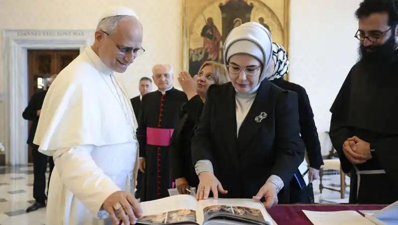 Emine Erdoğan ve Papa Leo: Gazze Üzerine Kritik Görüşme