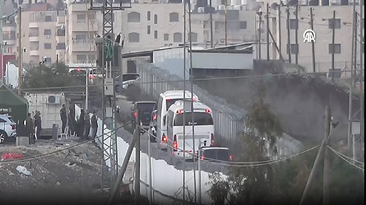 Filistin Esirleri Ofer Hapishanesinden Serbest Bırakıldı