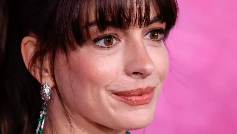 Hollywood'un Şok Eden Estetik Trendleri: Yüzlere Ölü İnsan Derisi Enjeksiyonu
