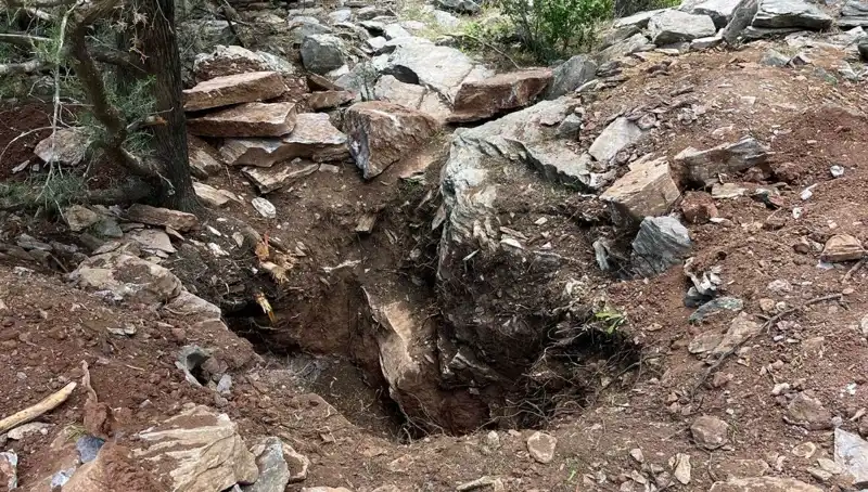 Eski Vali ve Emekli Albay Define Ararken Suçüstü Mü Yakalandı?
