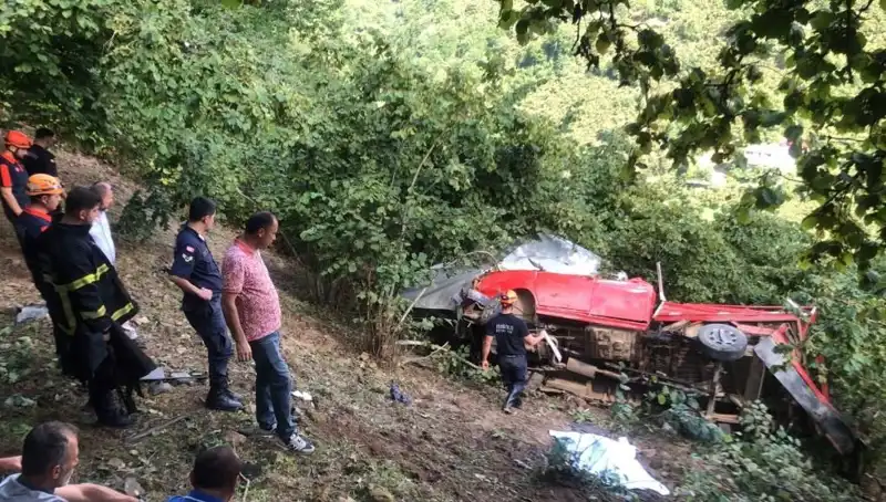 Fındık İşçilerini Taşıyan Araç Kaza Yaptı: Ölüler ve Yaralılar Var