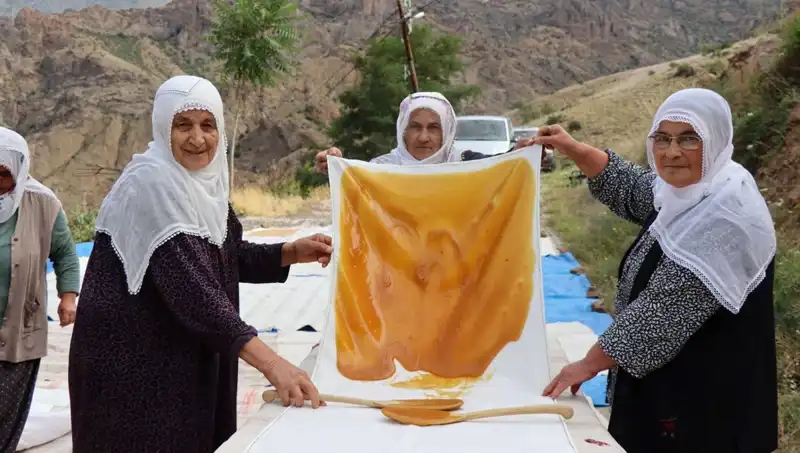 Yaz Aylarında Unla Birlikte Pişirilen Besleyici Geleneksel Lezzet: Nedir Bu?