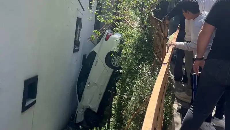 Kağıthane'de Korkunç Kaza: Kişi Metrelerce Sürüklendi!