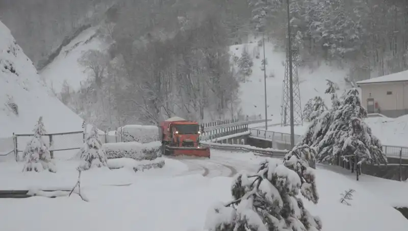 Bolu Dağı'nda Üç Farklı Yüzle Yağışlı Bir Kış Manzarası Başladı
