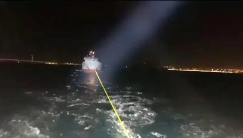 Çanakkale Boğazı’nda Gelişen Gemi Arızası Trafiği Aksattı