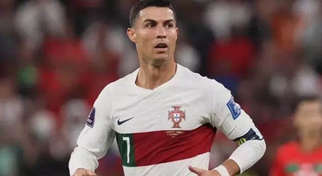 Cristiano Ronaldo, 1 milyar takipçiye ulaşan ilk insan oldu