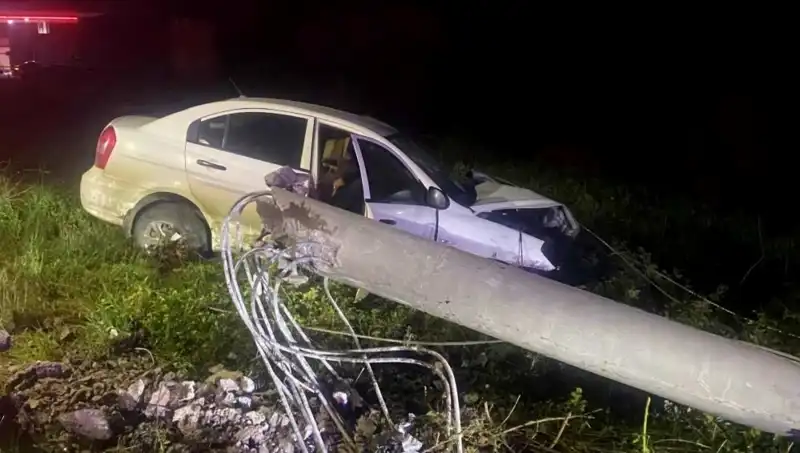 Betona Çarpan Sürücünün Yaşam Mücadelesi: Kazanın Sebepleri ve Sonuçları