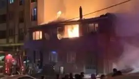 Gaziosmanpaşa'daki Korkutucu Yangın: İki Bina Küle Döndü