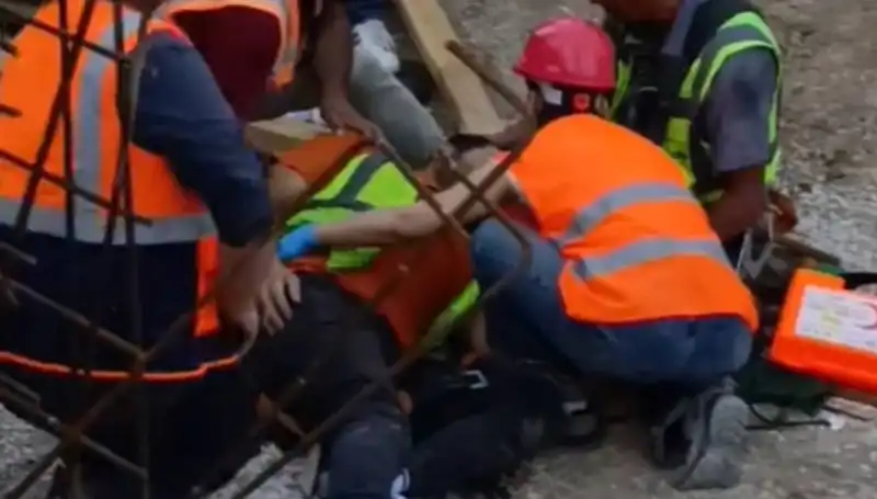 Adana'daki İnşaatta İşçi Kazası: İki Kişi Yaralandı, Olayın Ayrıntıları Neler?
