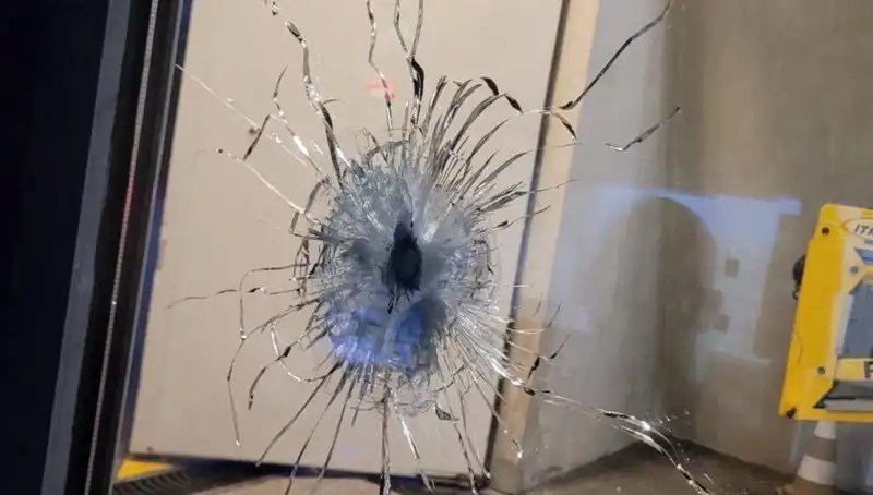Fransa’daki Hapishanelere Saldırı: Araçlar Kundaklandı ve Silahlı Saldırı Gerçekleşti