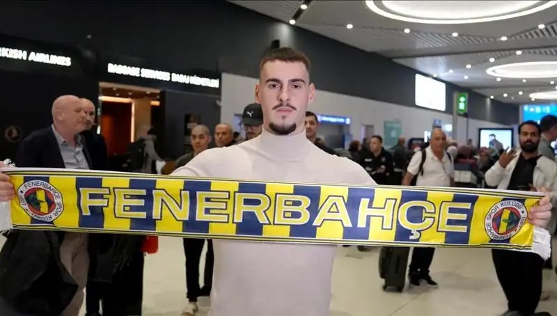 Fenerbahçe, Genç Yıldız Mimovic'in Lisansını Çıkardı: Transferin Detayları Neler?