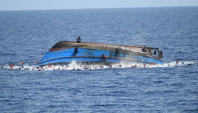 Filipinler'de Gemi Alabora Oldu: 4 Kişinin Hayatı Kaybedildi, 7 Kişi Kayıp