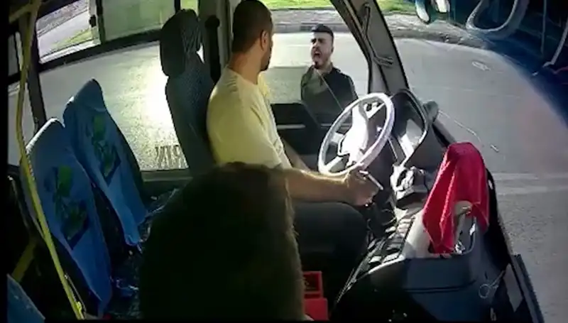 Antalya’da Otobüs Şoförünü Bıçaklayan Şüpheli Yakalandı: Olayın Perde Arkası