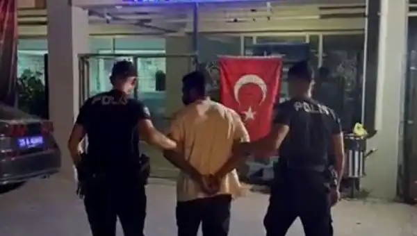 İzmir'de 18 Yıl Hapis Cezasıyla Aranan Firari Suçlu Yakalandı